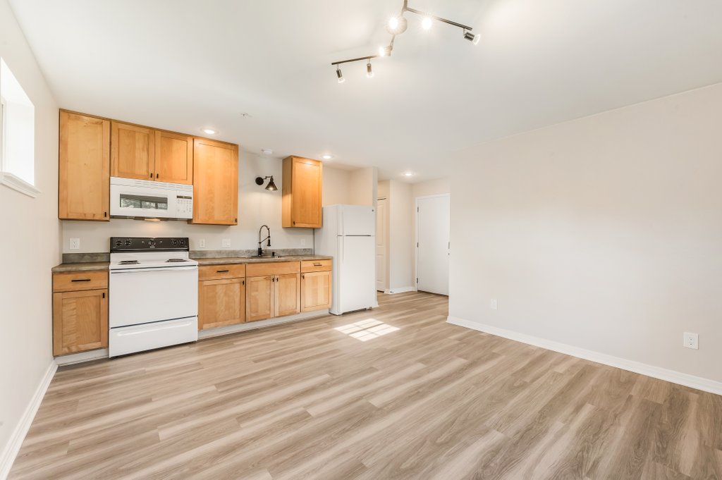 901 Spruce Street - D
